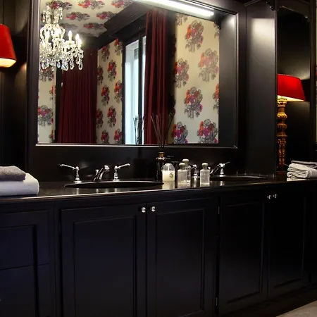 La Maison Du Theatre Bed & Breakfast
