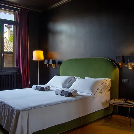 Bed & Breakfast La Maison Du Theatre Ravenna