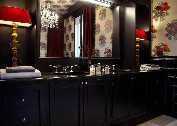 La Maison Du Theatre Отель типа 