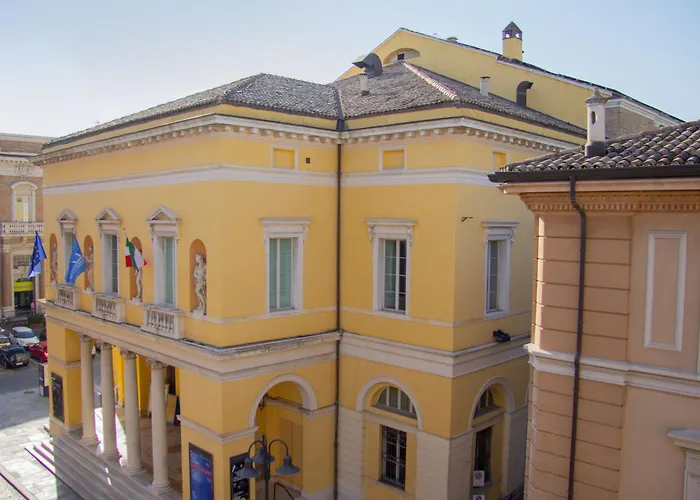 Frühstückspension La Maison Du Theatre 4*