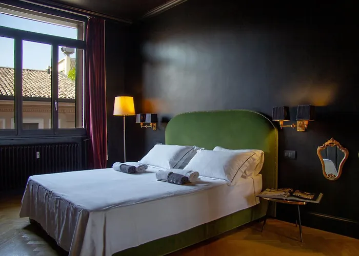 住宿加早餐酒店 La Maison Du Theatre 拉文纳