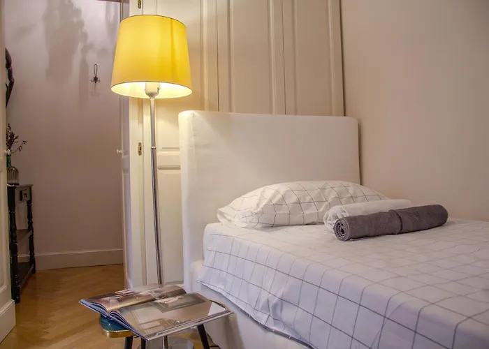 La Maison Du Theatre 4*